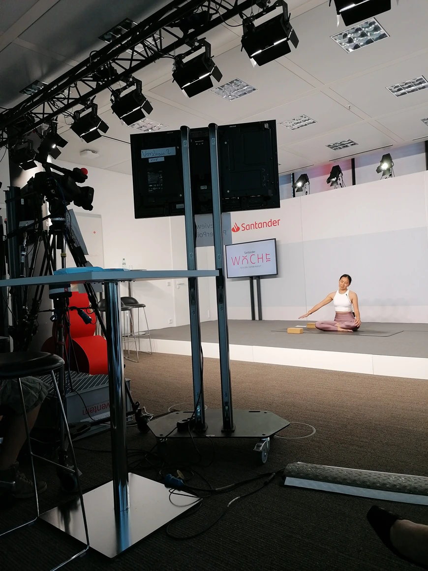 Business Yoga Mit Loan Von Der Yoga Homebase In Düsseldorf 