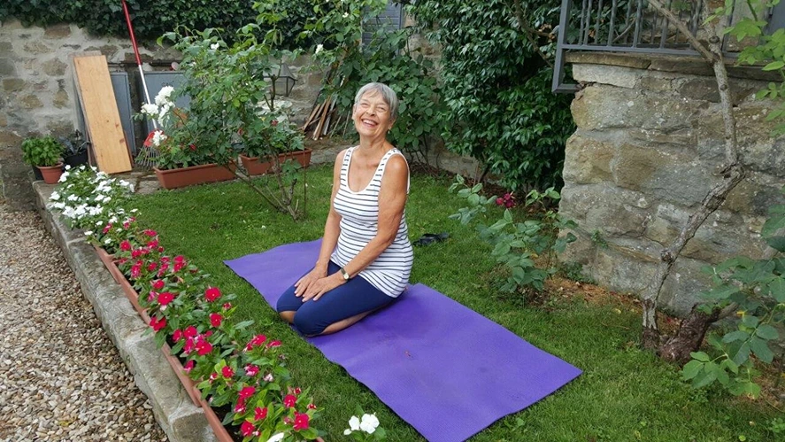 new yoga center - elizabeth pauncz Florence
