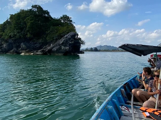 Khanom Yoga