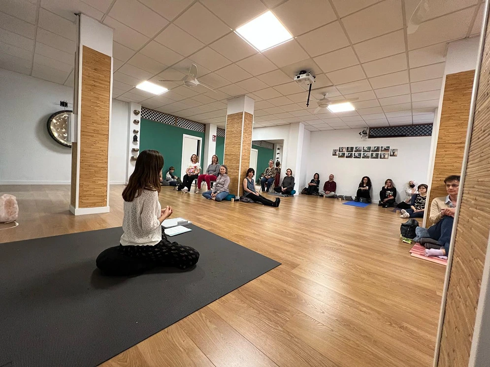 Escuela de Yoga Santosha Spain
