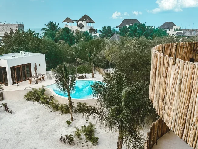  Mexico