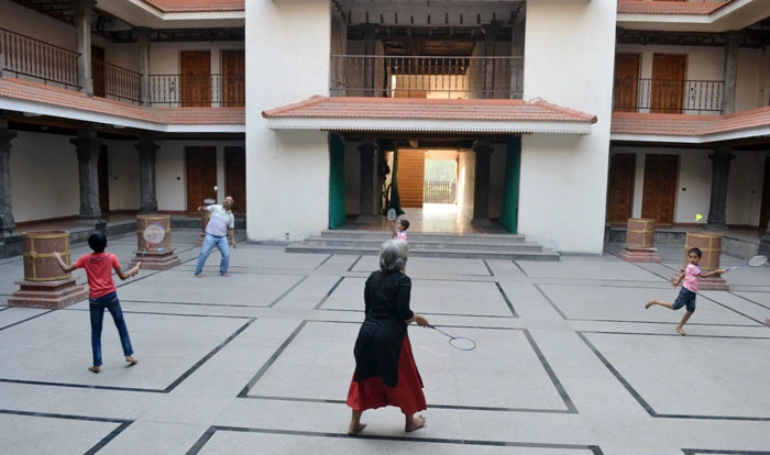  India