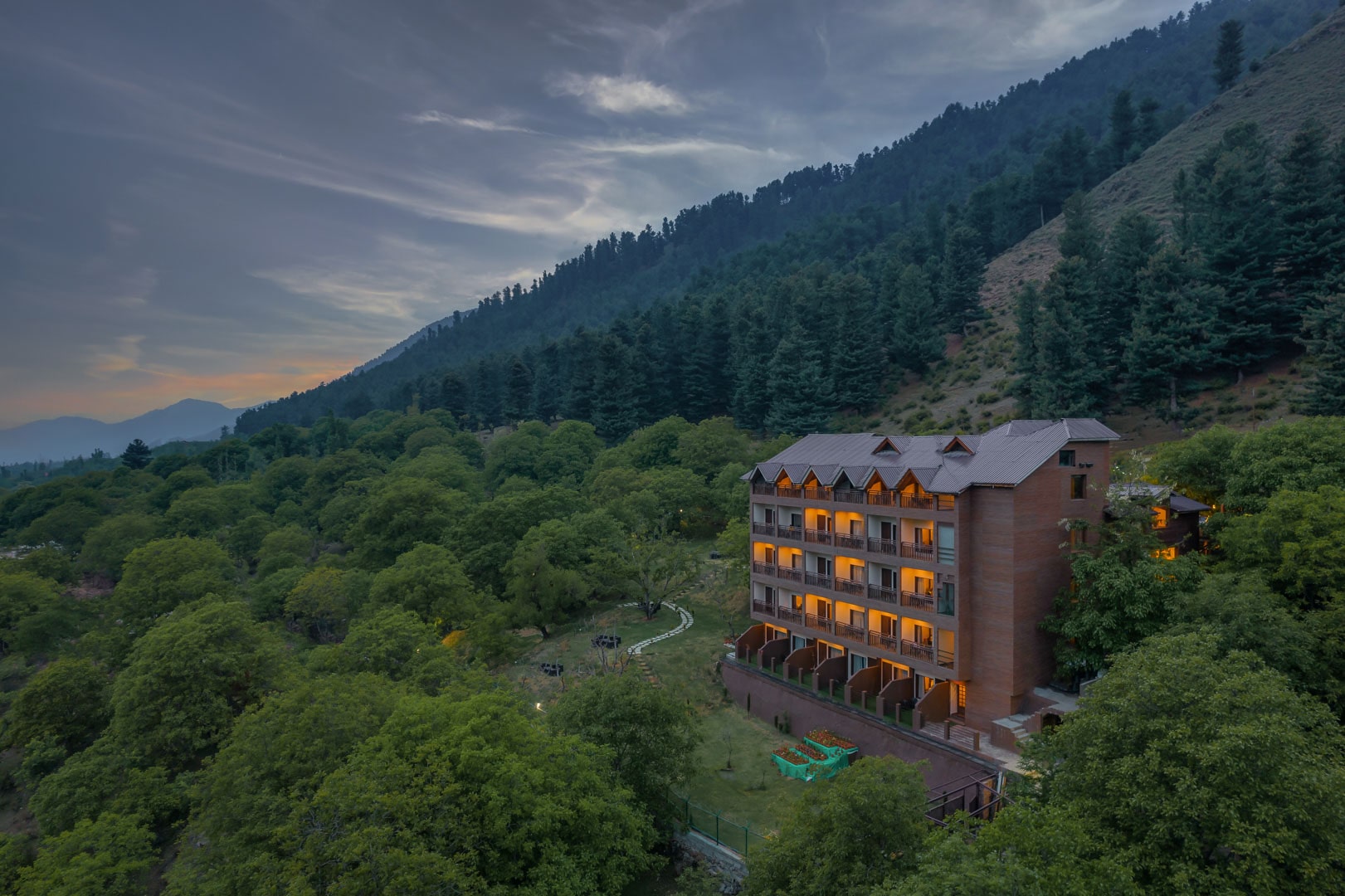 The Chinar Resort & Spa 