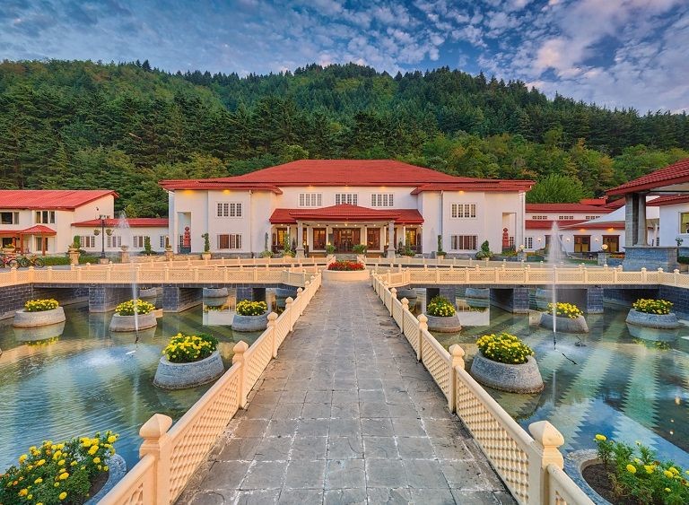 The LaLiT Grand Palace Srinagar 