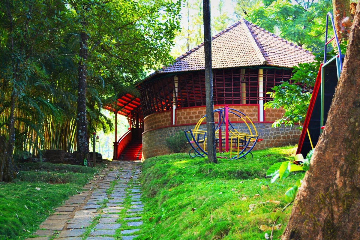 Misty Woods Resort 