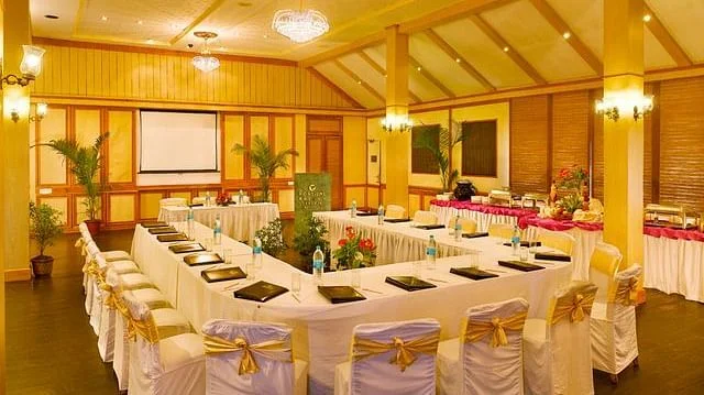 Central Heritage Resort and Spa 