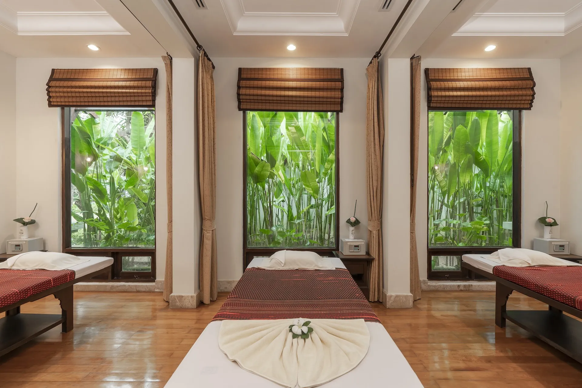 Ravindra Beach Resort & Spa 