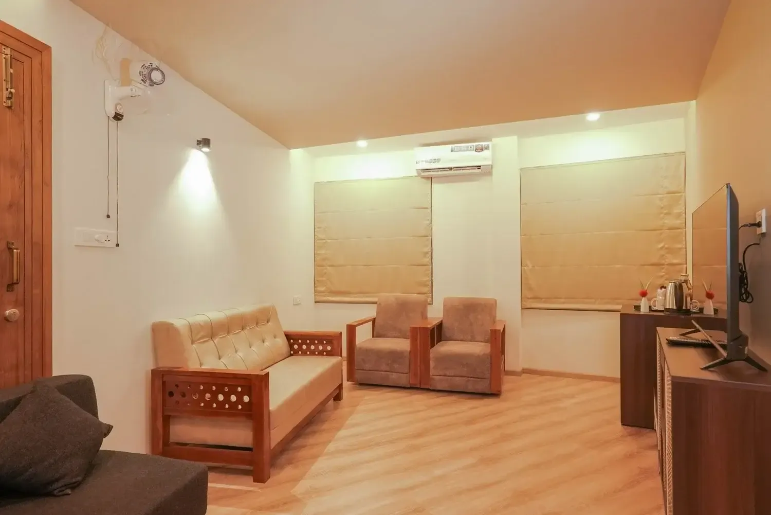 Kuruva Island Resort and Spa 
