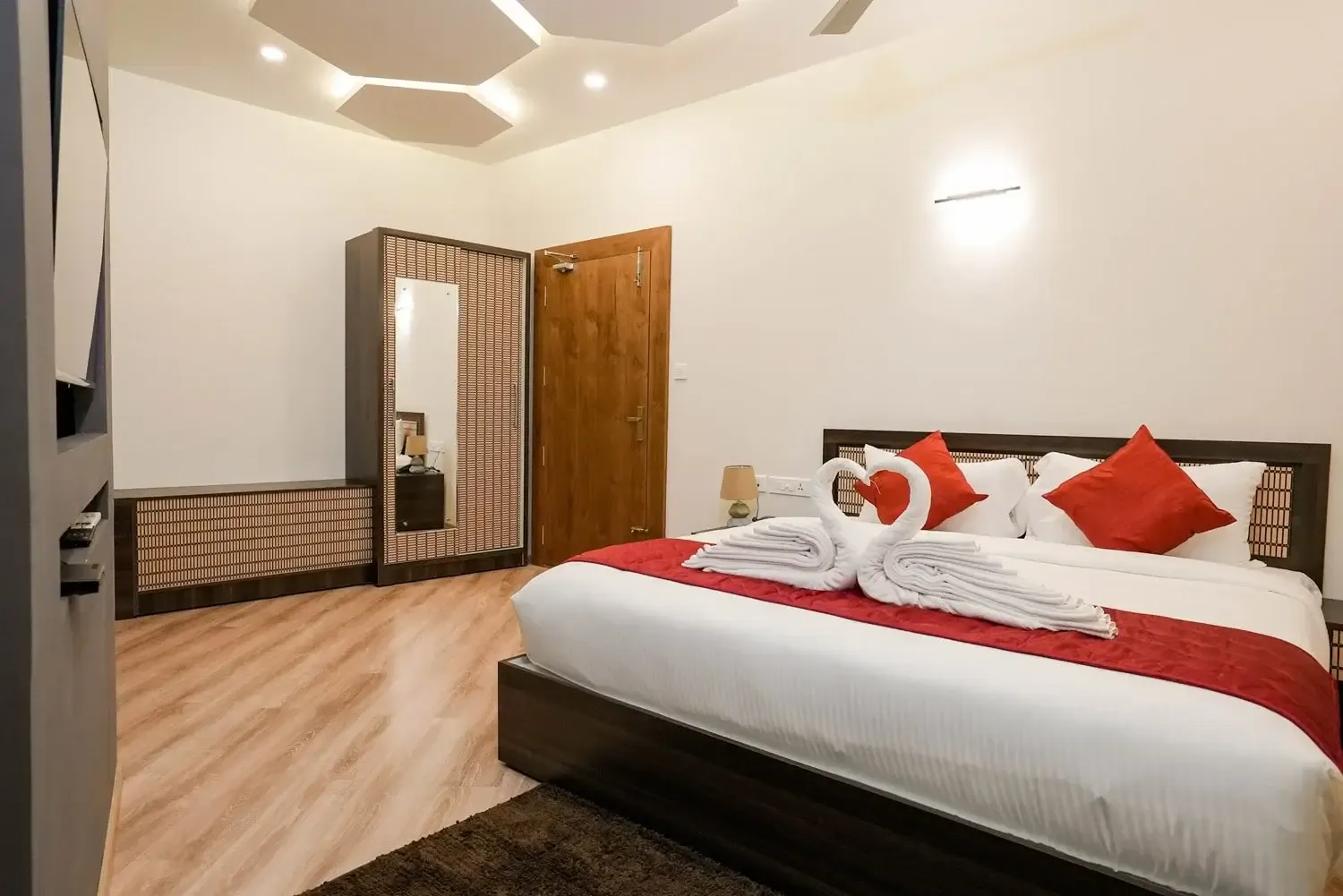 Kuruva Island Resort and Spa 