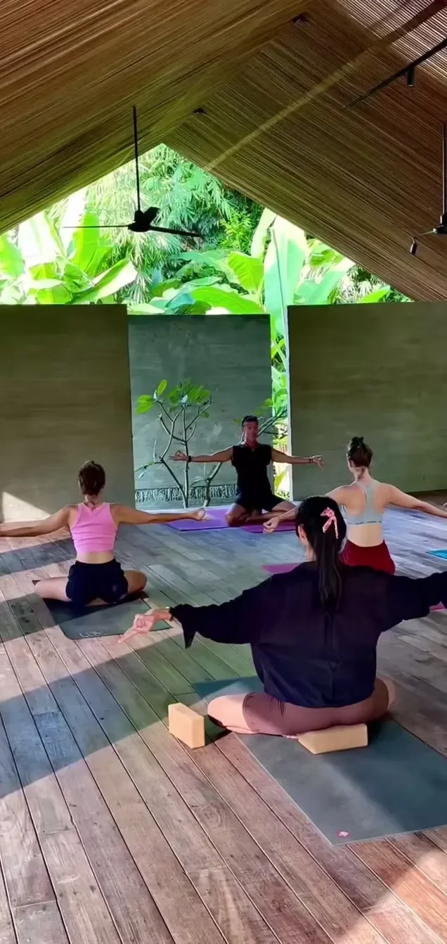 Geoff Brooks Yoga 