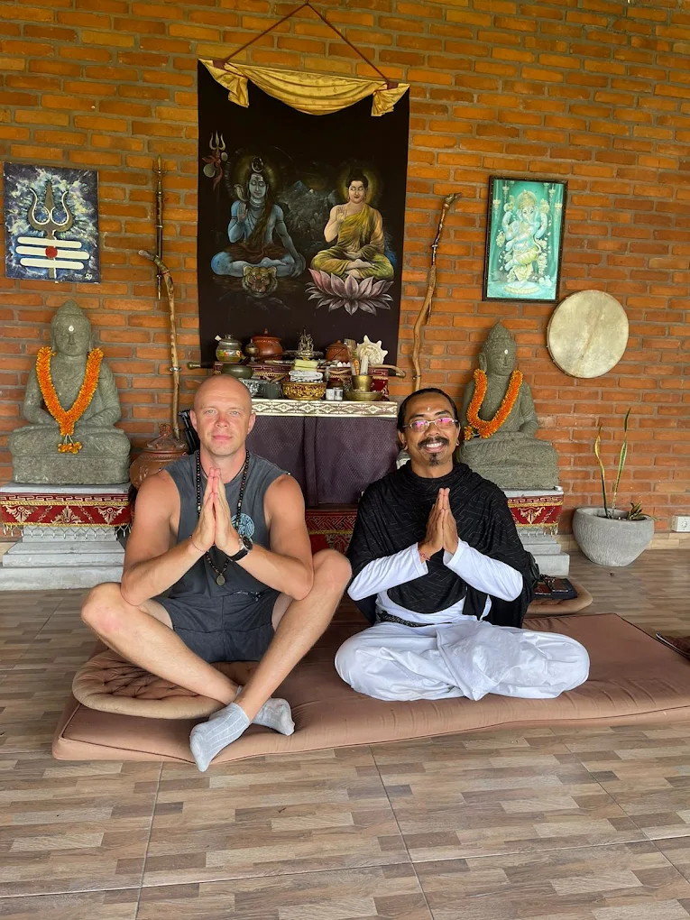  Gianyar