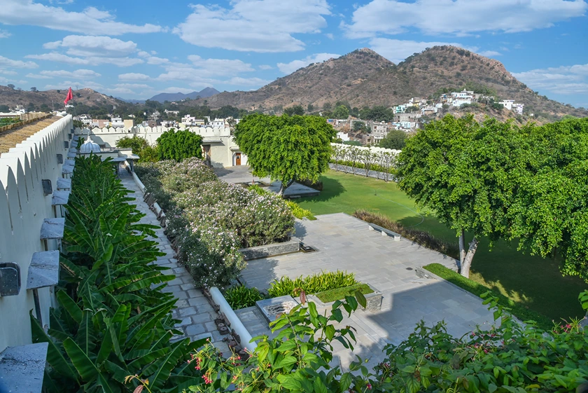 10. garden (view of the aravalis) - raas devigarh x ravi solanki1729163178.webp