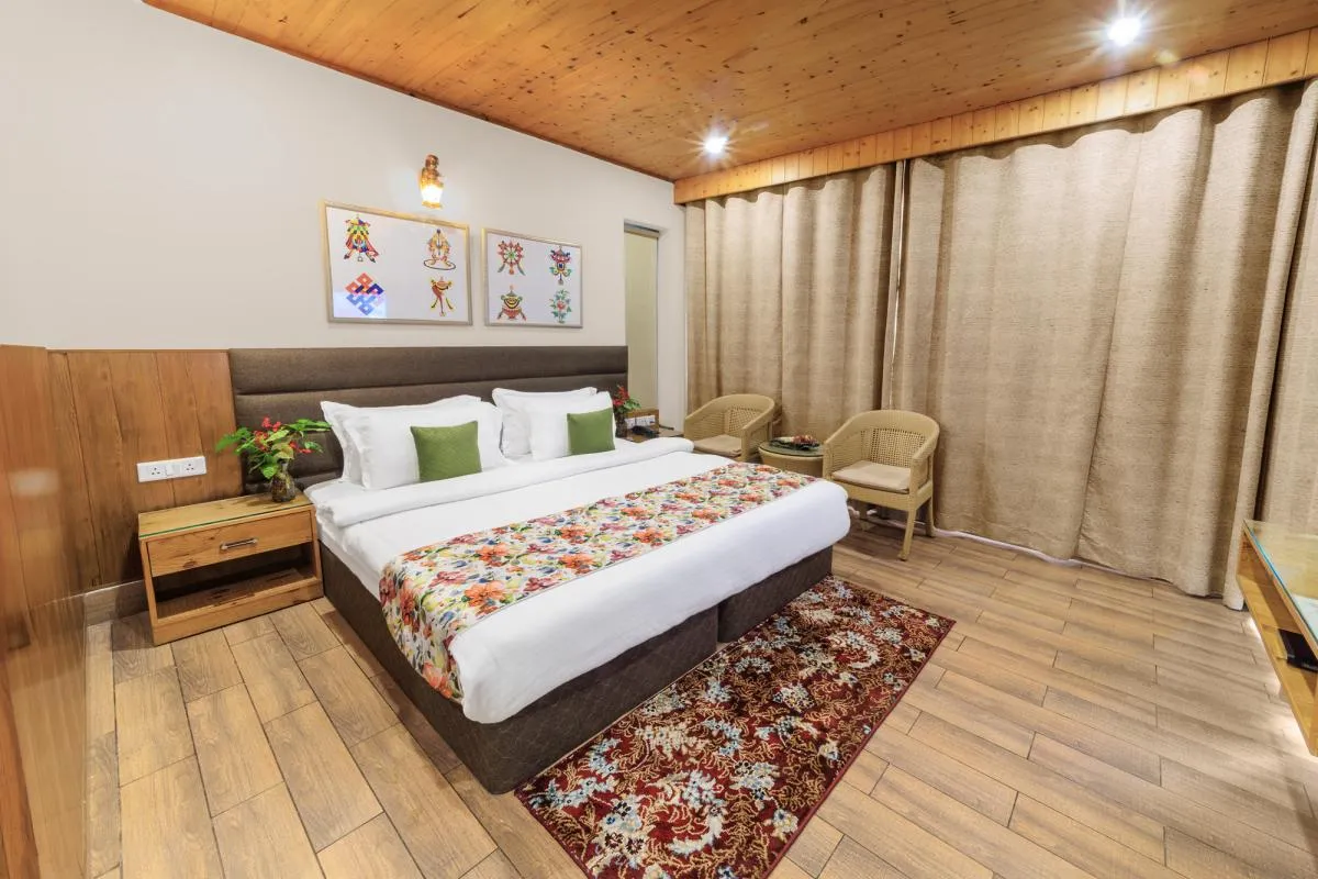 top-rated-ayurveda-yoga-wellness-retreat-resort-hotel-rooms-in-rishikesh-kerala-goa-india-veda51749467907.webp