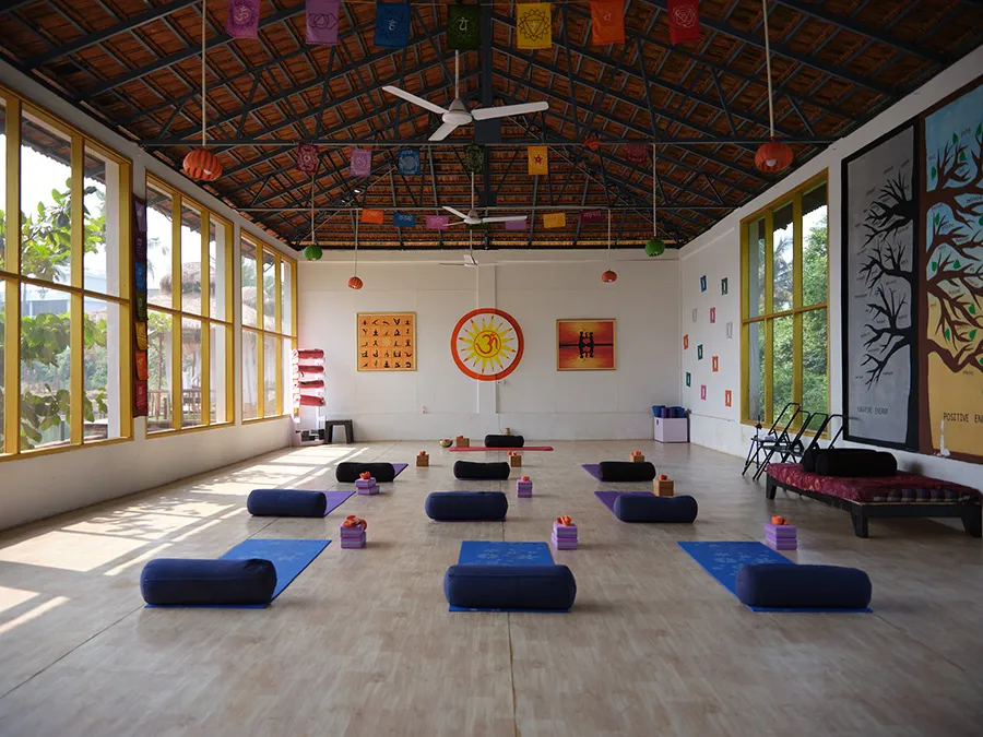 yoga-hall-best-ayurveda-yoga-wellness-retreat-and-spa-in-arambol-north-goa-india-veda51749467910.webp