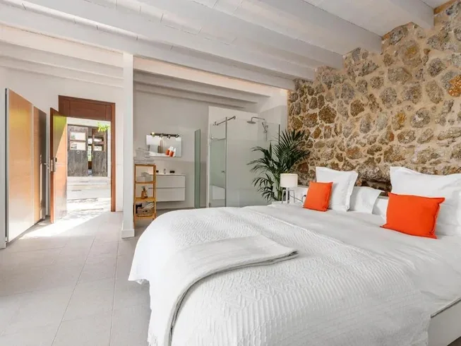 4 Day Almond Blossom Hiking And Weekend Yoga Retreat In Selva, Mallorca10.webp