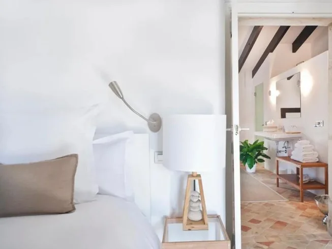 4 Day Almond Blossom Hiking And Weekend Yoga Retreat In Selva, Mallorca5.webp