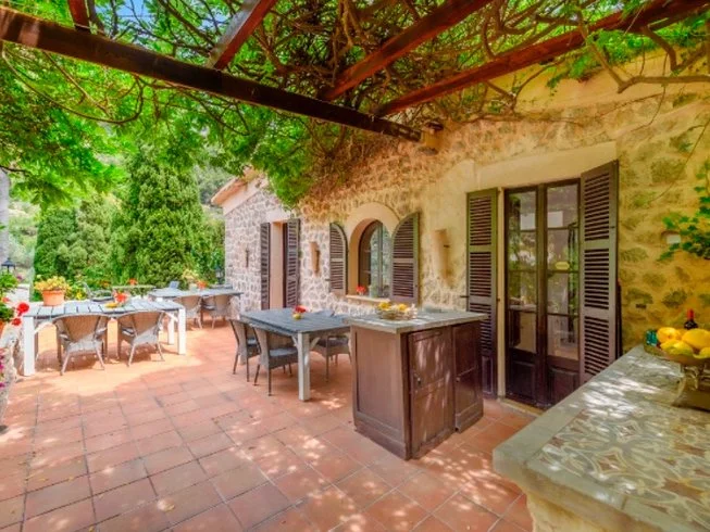 7 Day Bloom Into Spring Pranayama, Meditation, And Yoga Retreat With Lucie David In Soller, Spain19.webp