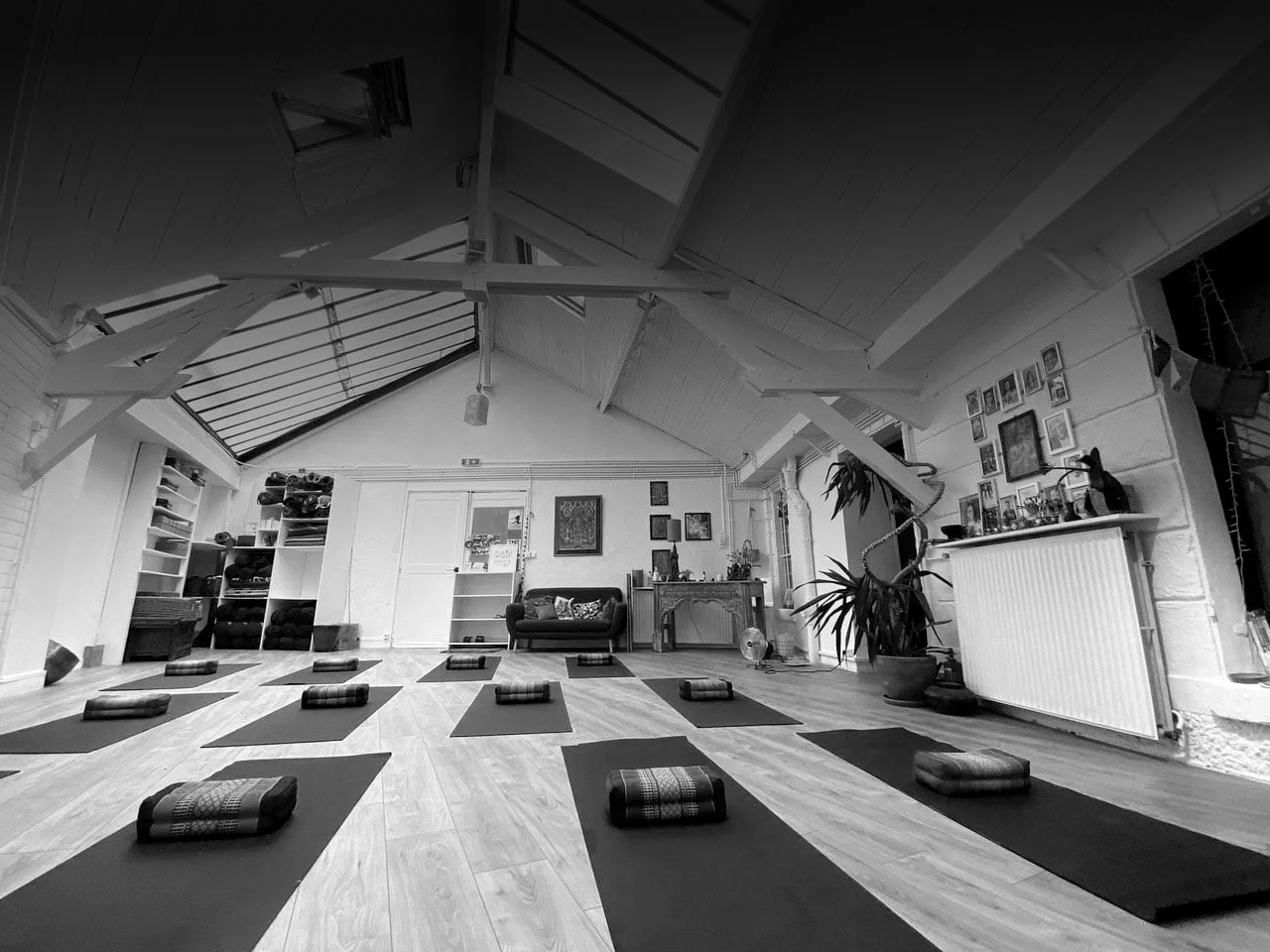 7 Day Bloom Into Spring Pranayama, Meditation, And Yoga Retreat With Lucie David In Soller, Spain35.webp