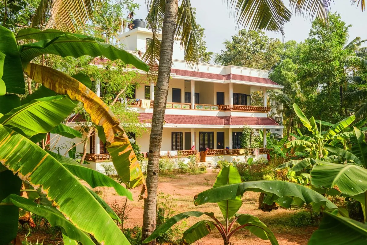 sharanagati yogahaus 211752757562.webp