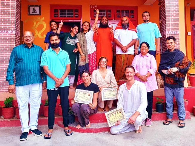 om yoga ashram 461754485647.webp