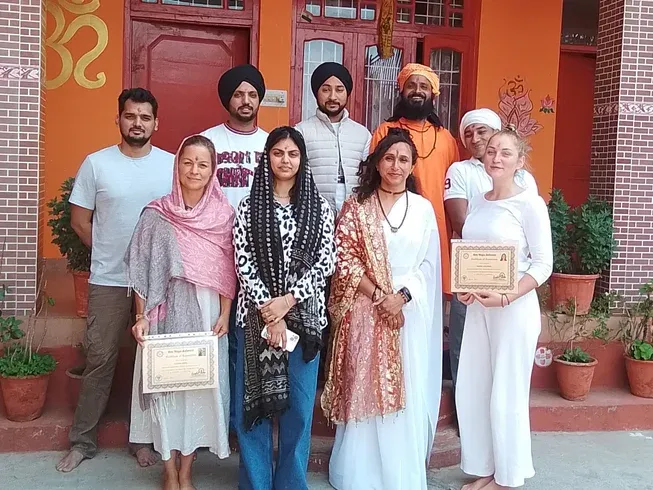 om yoga ashram 481754484867.webp