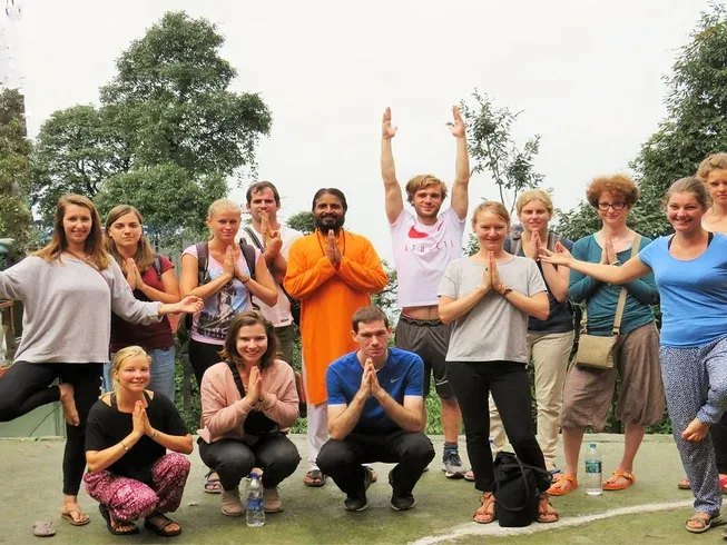 om yoga ashram 501754484869.webp