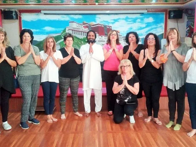 om yoga ashram 591754484874.webp