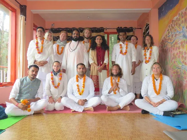 om yoga ashram 631754485660.webp