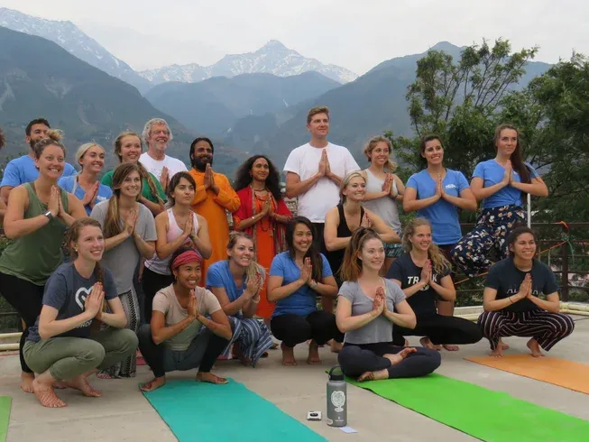 om yoga ashram 651754484877.webp