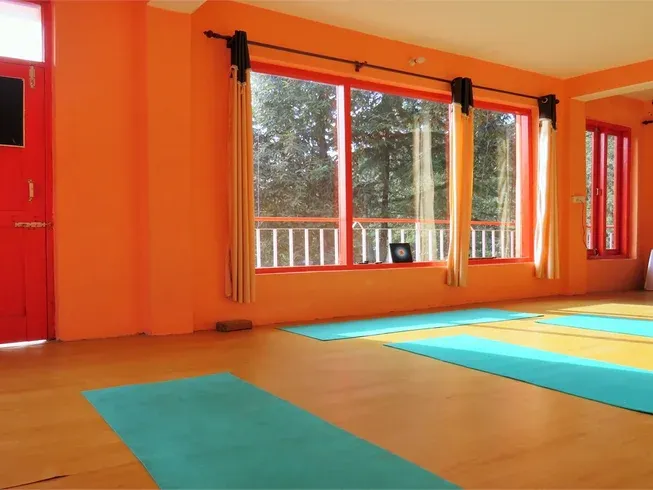 om yoga ashram 681754484879.webp