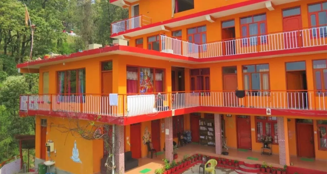 Om Yoga Ashram.webp
