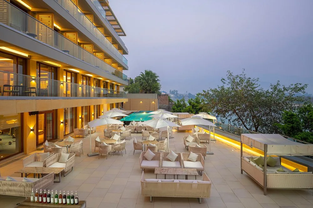 Modi Yoga Retreat2.webp